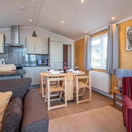 Chelsea Lodge - Aldeburgh Coastal Cottages Sizewell Экстерьер фото